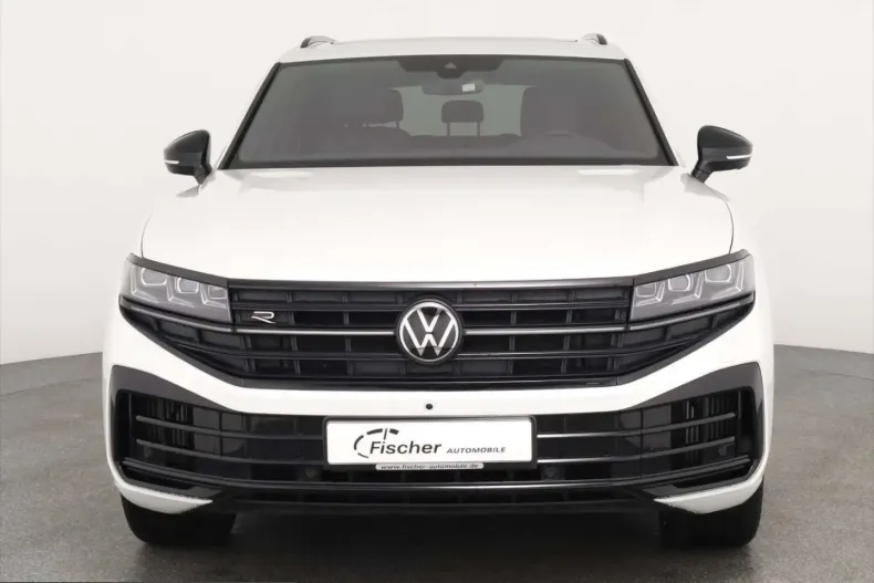 Volkswagen Touareg din 2024 cu 26.577 km - oferta VOL233582 - foto 2