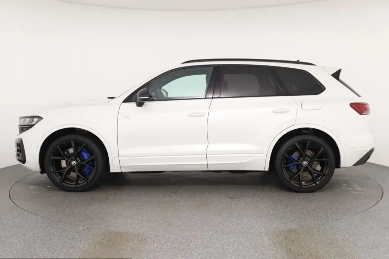 Volkswagen Touareg din 2024 cu 26.577 km - oferta VOL233582 - foto 4