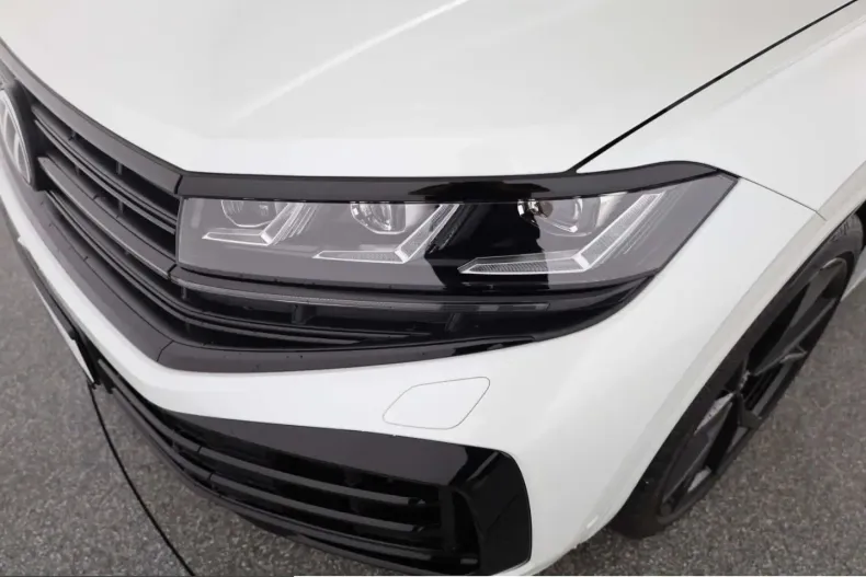 Volkswagen Touareg din 2024 cu 26.577 km - oferta VOL233582 - foto 6
