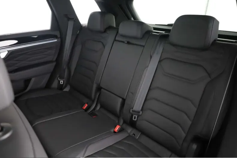 Volkswagen Touareg din 2024 cu 26.577 km - oferta VOL233582 - foto 10
