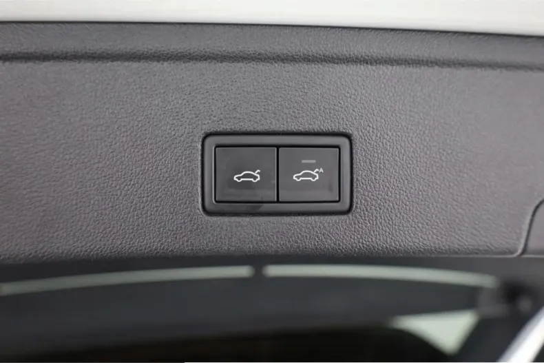 Volkswagen Touareg din 2024 cu 26.577 km - oferta VOL233582 - foto 12