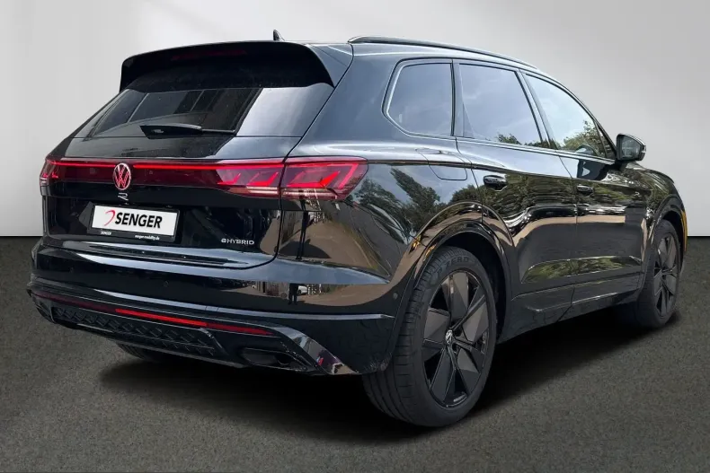 Volkswagen Touareg din 2024 cu 50.128 km - oferta VOL233583 - foto 2