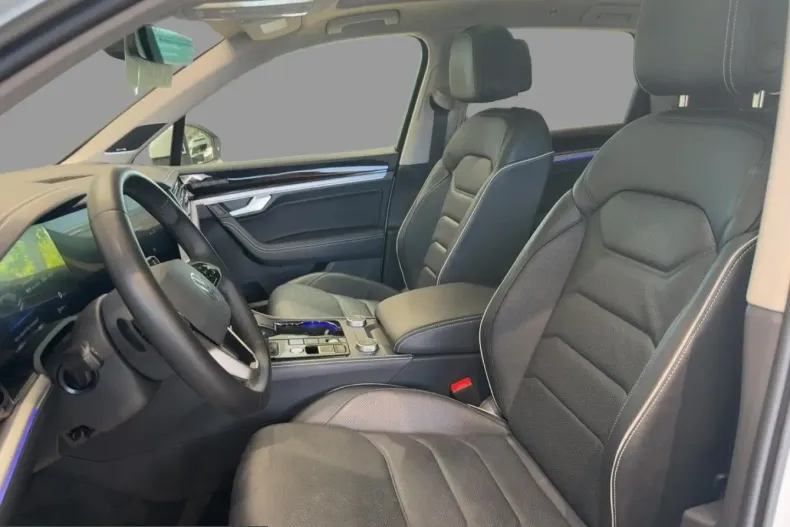 Volkswagen Touareg din 2024 cu 38.780 km - oferta VOL233585 - foto 6