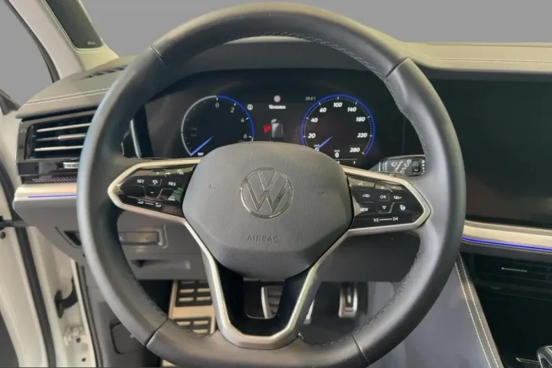 Volkswagen Touareg din 2024 cu 38.780 km - oferta VOL233585 - foto 7