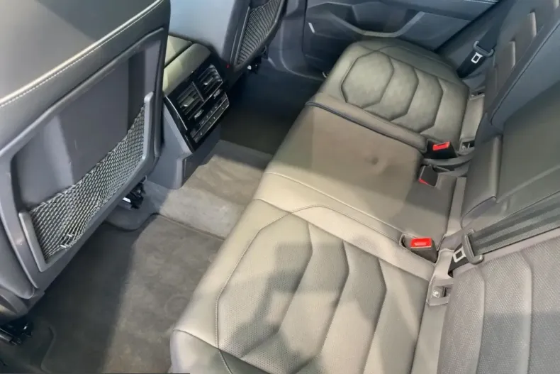 Volkswagen Touareg din 2024 cu 38.780 km - oferta VOL233585 - foto 9