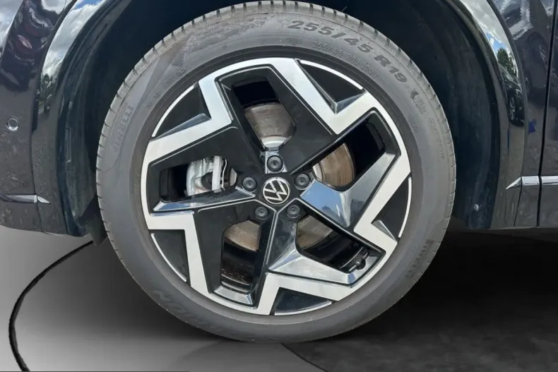 Volkswagen Tiguan din 2024 cu 44.526 km - oferta VOL233586 - foto 18