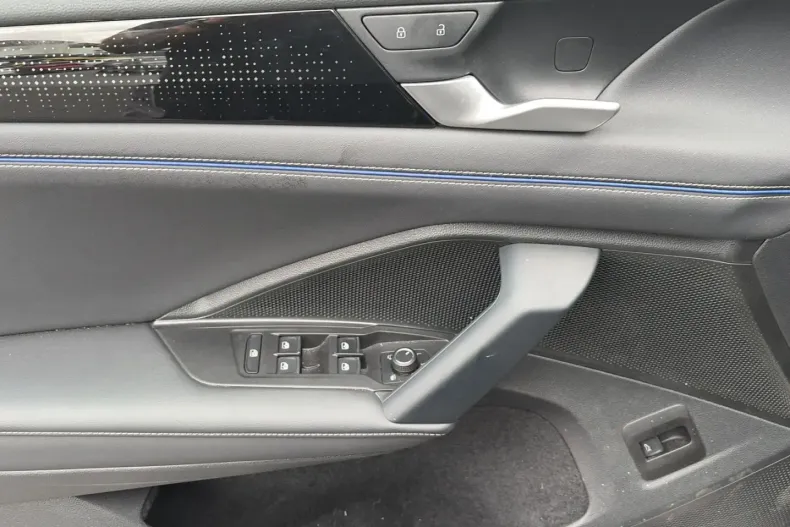 Volkswagen Tiguan din 2025 cu 21.785 km - oferta VOL233588 - foto 6