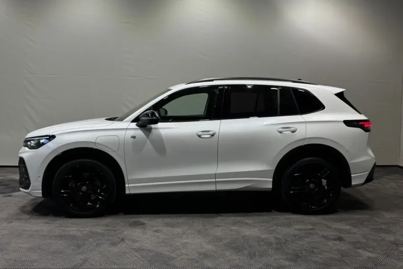Volkswagen Tiguan din 2024 cu 23.739 km - oferta VOL233589 - foto 2
