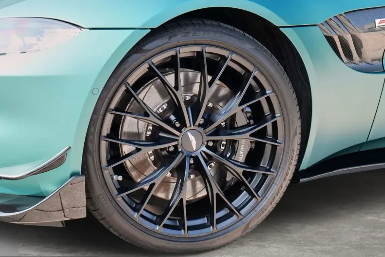 Aston Martin V8 Vantage din 2023 cu 10.435 km - oferta AST233601 - foto 10
