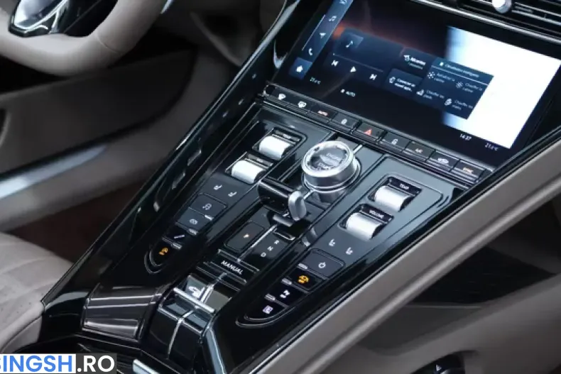 Aston Martin DB12 din 2025 cu 8.500 km - oferta AST233606 - foto 12