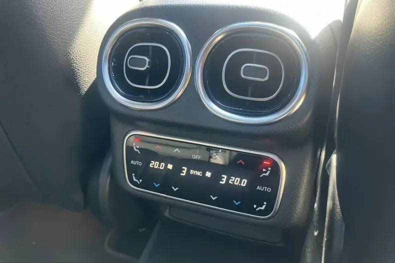 Mercedes-Benz GLC 200 (Clasa GLC) din 2024 cu 32.000 km - oferta MER233622 - foto 14