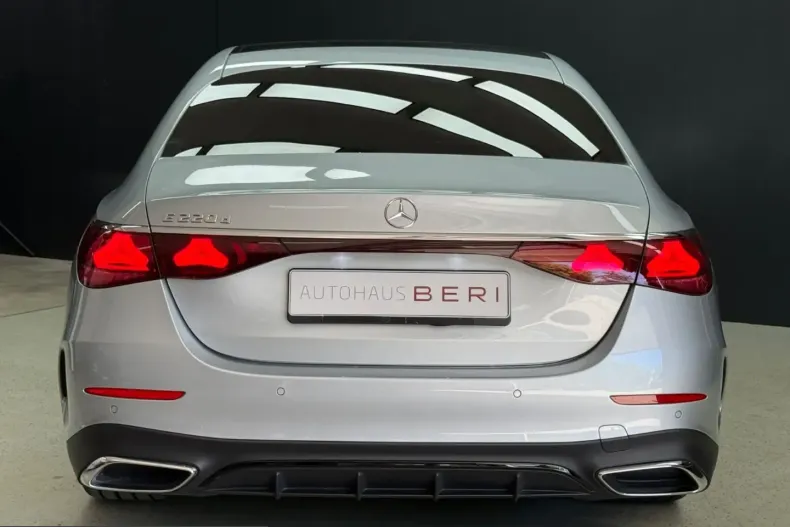 Mercedes-Benz E 220 (Clasa E) din 2025 cu 27.800 km - oferta MER233645 - foto 6