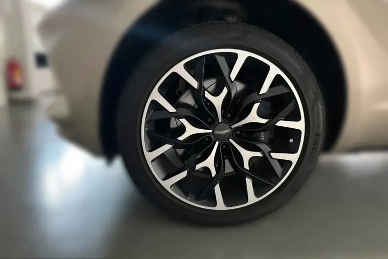Aston Martin DBX din 2021 cu 35.900 km - oferta AST233674 - foto 6
