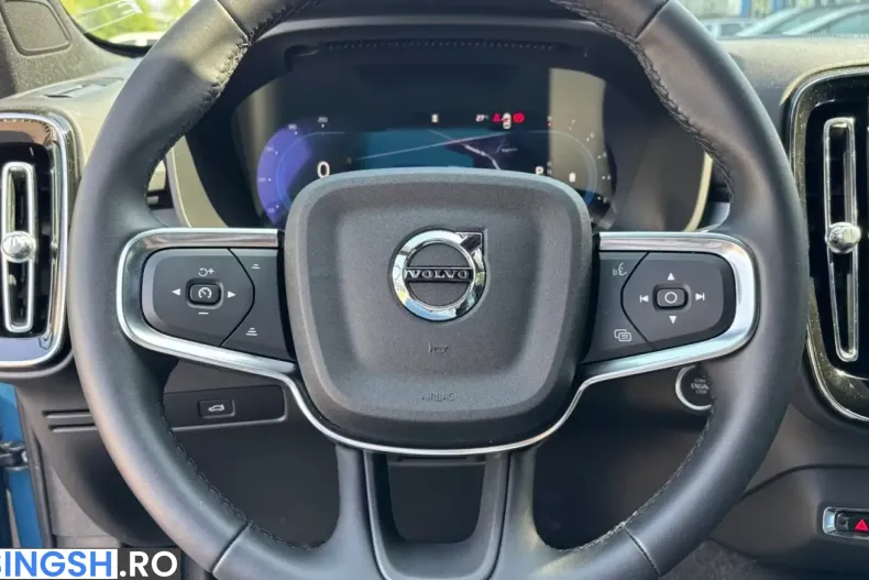 Volvo XC40 din 2024 cu 13.406 km - oferta VOL233714 - foto 8