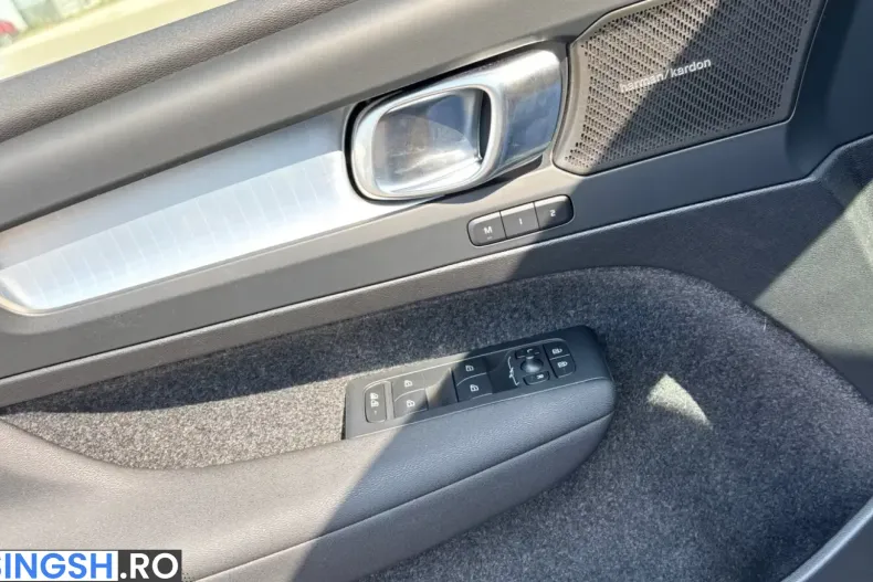 Volvo XC40 din 2024 cu 13.406 km - oferta VOL233714 - foto 13
