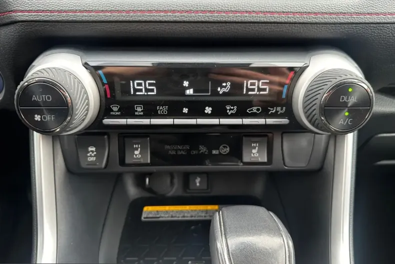 Toyota RAV4 din 2021 cu 86.000 km - oferta TOY233742 - foto 25