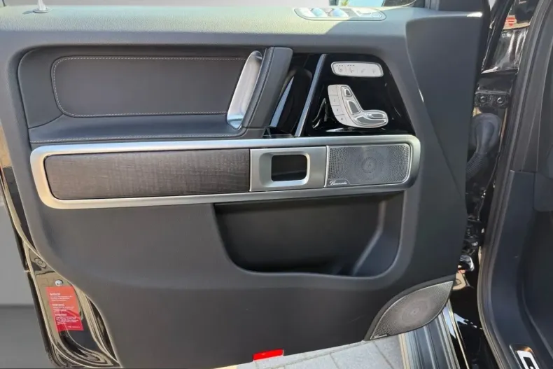 Mercedes-Benz G 450 (Clasa G) din 2024 cu 16.400 km - oferta MER233747 - foto 9
