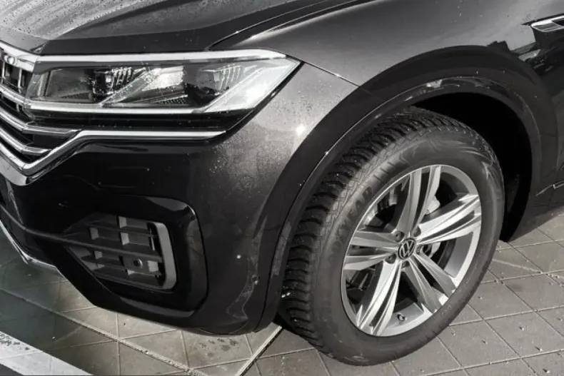 Volkswagen Touareg din 2023 cu 91.882 km - oferta VOL233763 - foto 7