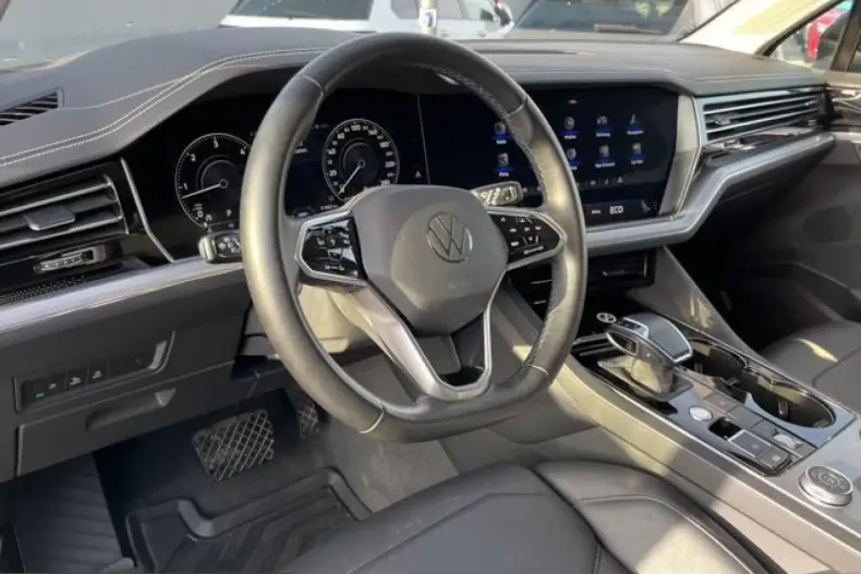 Volkswagen Touareg din 2023 cu 91.882 km - oferta VOL233763 - foto 9