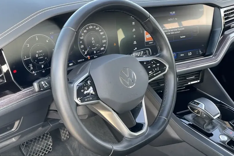 Volkswagen Touareg din 2022 cu 54.049 km - oferta VOL233764 - foto 8