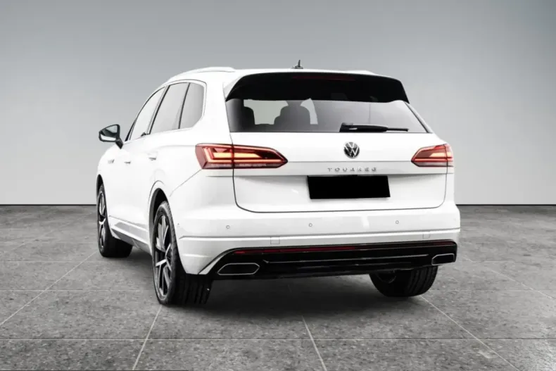 Volkswagen Touareg din 2022 cu 75.500 km - oferta VOL233765 - foto 4
