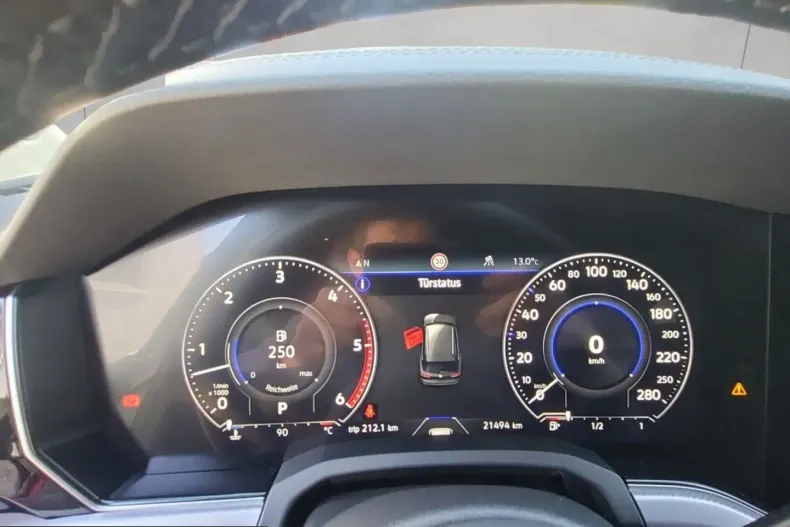 Volkswagen Touareg din 2023 cu 21.493 km - oferta VOL233769 - foto 11
