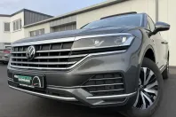Volkswagen Touareg din 2022 cu 33.006 km - oferta VOL233771 - foto 1