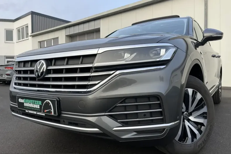 Volkswagen Touareg din 2022 cu 33.006 km - oferta VOL233771 - foto 1