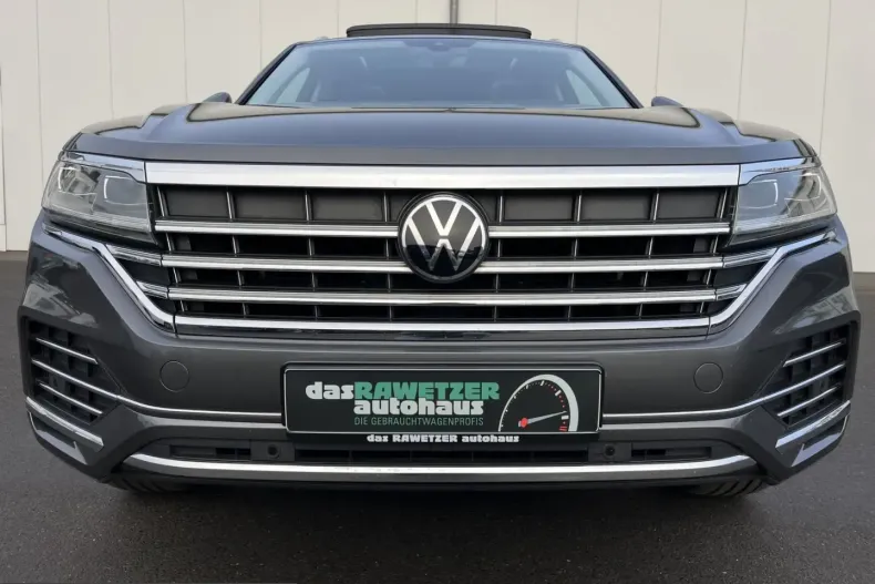 Volkswagen Touareg din 2022 cu 33.006 km - oferta VOL233771 - foto 4
