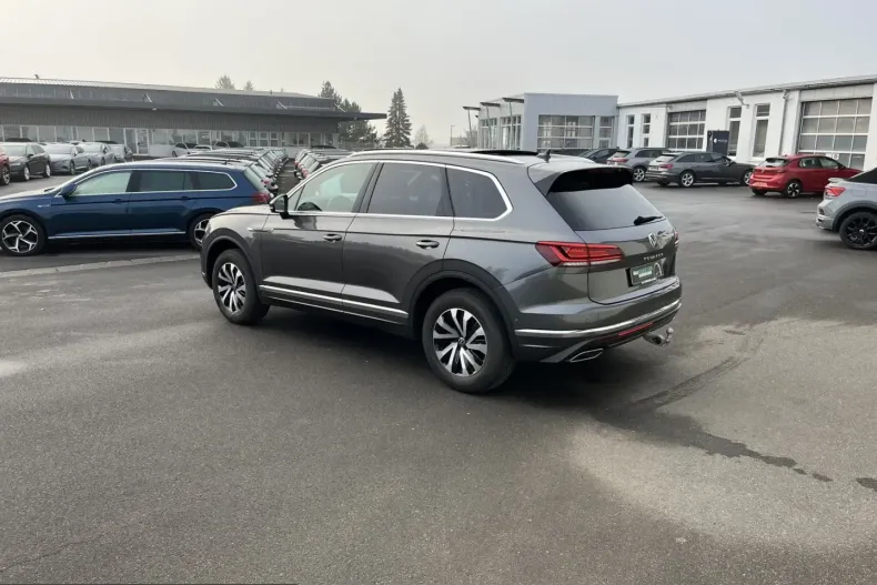 Volkswagen Touareg din 2022 cu 33.006 km - oferta VOL233771 - foto 9