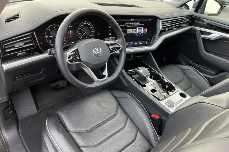 Volkswagen Touareg din 2022 cu 33.006 km - oferta VOL233771 - foto 10