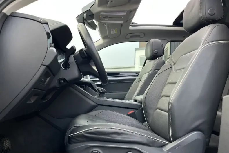 Volkswagen Touareg din 2022 cu 33.006 km - oferta VOL233771 - foto 11