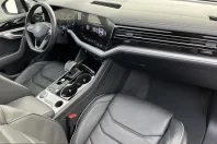 Volkswagen Touareg din 2022 cu 33.006 km - oferta VOL233771 - foto 12