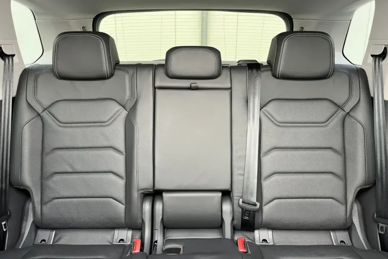 Volkswagen Touareg din 2022 cu 33.006 km - oferta VOL233771 - foto 16