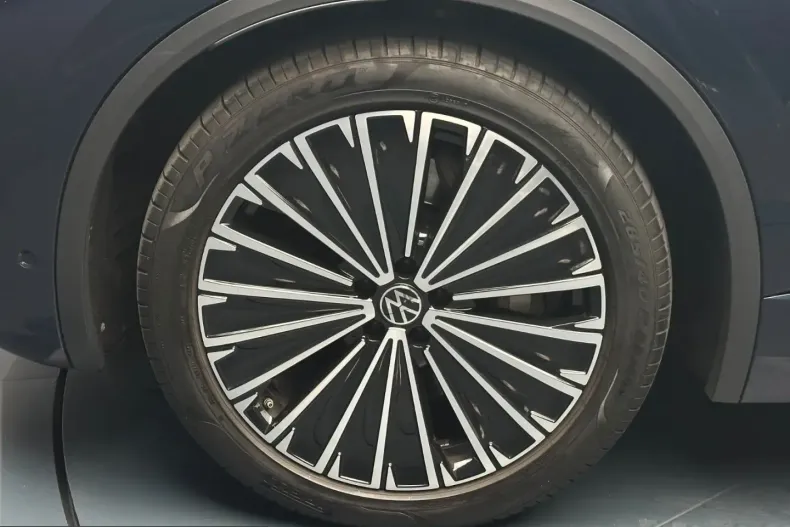 Volkswagen Touareg din 2024 cu 68.000 km - oferta VOL233772 - foto 11