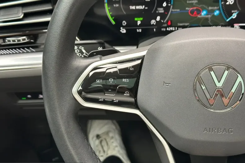 Volkswagen Touareg din 2024 cu 68.000 km - oferta VOL233772 - foto 20
