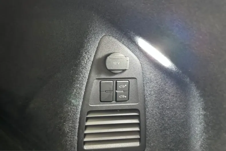 Volkswagen Touareg din 2024 cu 68.000 km - oferta VOL233772 - foto 32