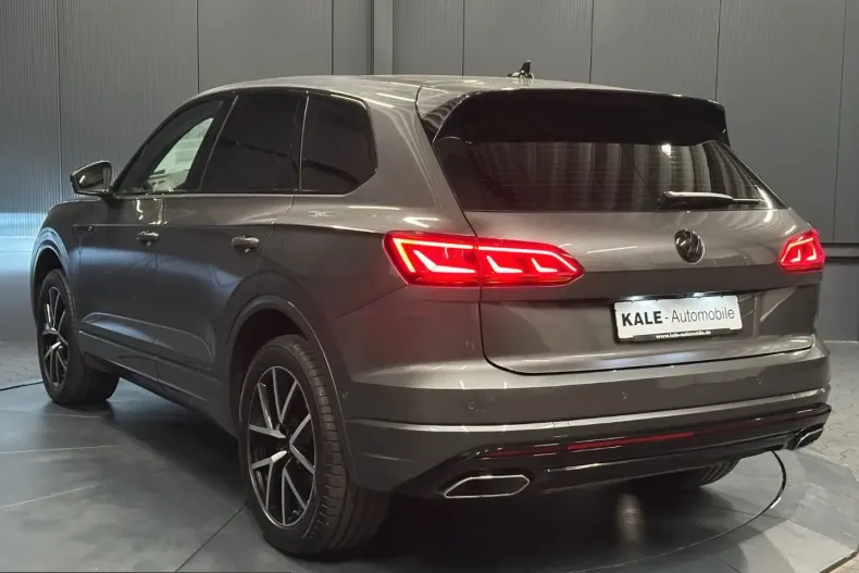 Volkswagen Touareg din 2023 cu 72.800 km - oferta VOL233776 - foto 2