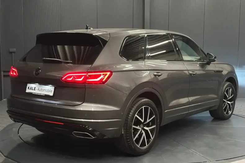 Volkswagen Touareg din 2023 cu 72.800 km - oferta VOL233776 - foto 3
