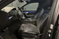 Volkswagen Touareg din 2023 cu 72.800 km - oferta VOL233776 - foto 13