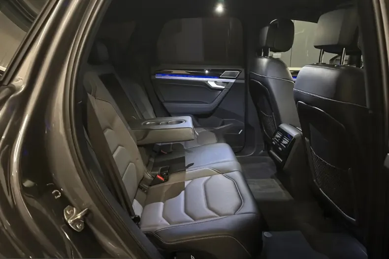 Volkswagen Touareg din 2023 cu 72.800 km - oferta VOL233776 - foto 26