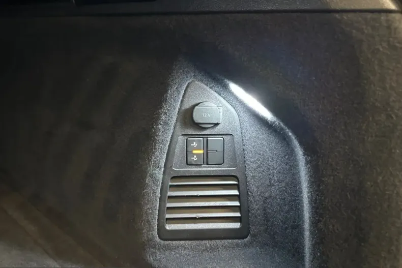 Volkswagen Touareg din 2023 cu 72.800 km - oferta VOL233776 - foto 28
