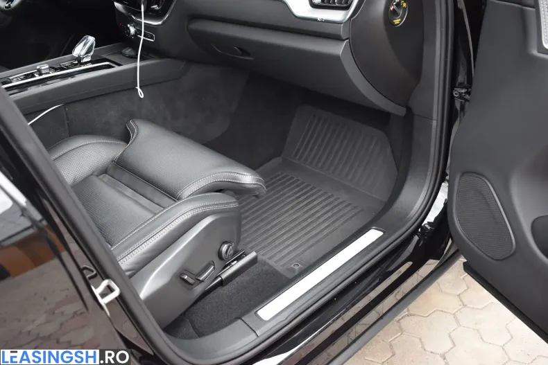Volvo XC60 din 2026 cu 33.308 km - oferta VOL233789 - foto 27