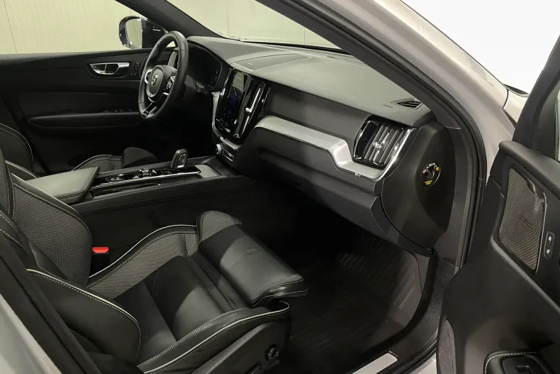 Volvo XC60 din 2021 cu 81.450 km - oferta VOL233797 - foto 10