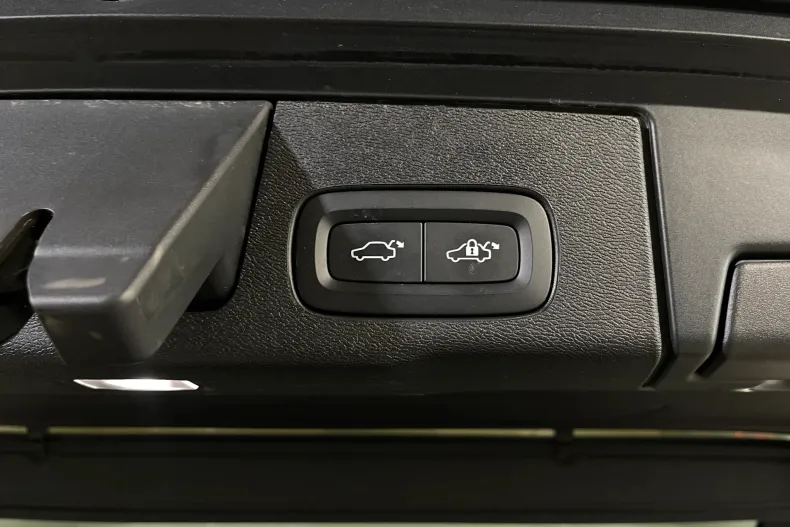 Volvo XC60 din 2021 cu 81.450 km - oferta VOL233797 - foto 21