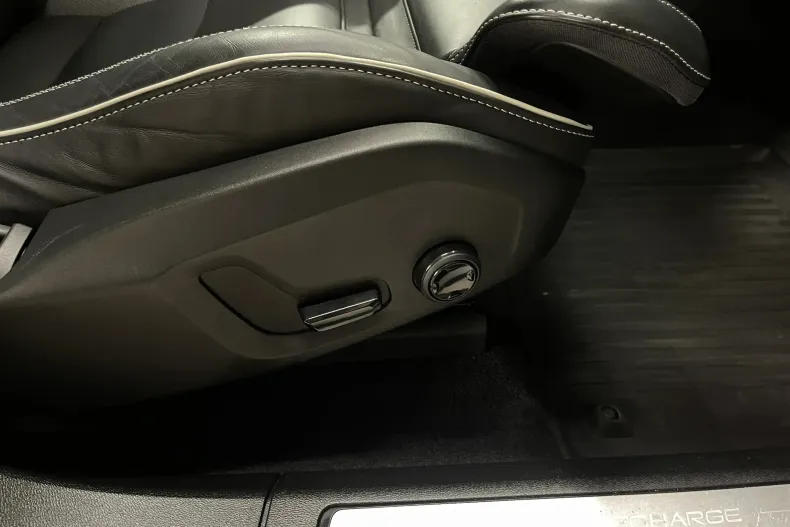 Volvo XC60 din 2021 cu 81.450 km - oferta VOL233797 - foto 22