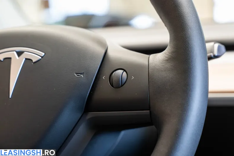 Tesla Model Y din 2023 cu 50.763 km - oferta TES233802 - foto 29