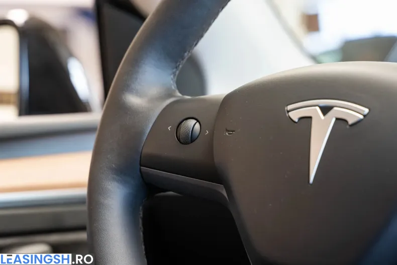 Tesla Model Y din 2023 cu 50.763 km - oferta TES233802 - foto 30