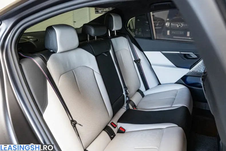 BMW M5 (Seria 5) din 2025 cu 3.627 km - oferta BMW233808 - foto 28