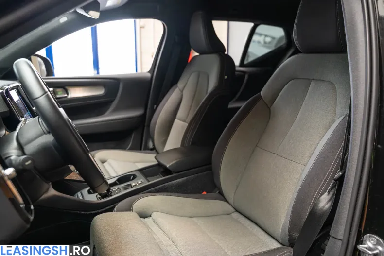 Volvo XC40 din 2022 cu 111.300 km - oferta VOL233809 - foto 5